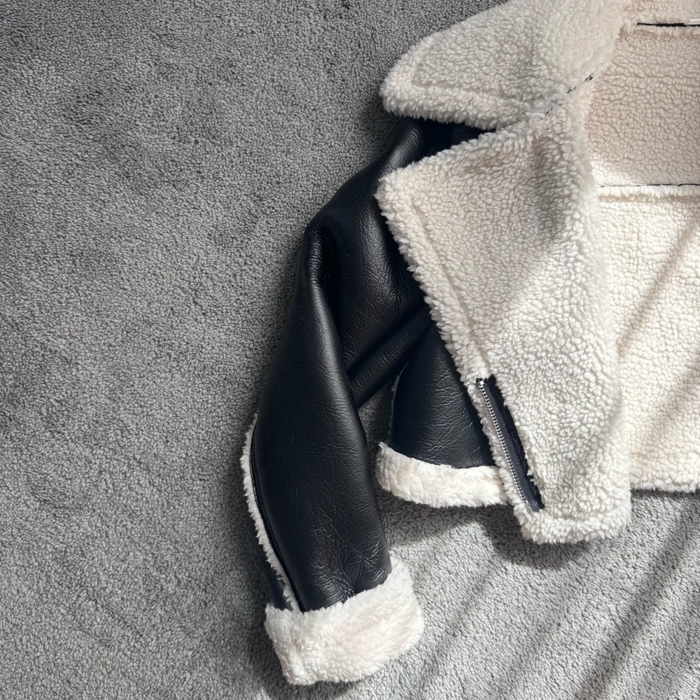 NEW FAUX LEATHER SHERPA CROPPED JACKET